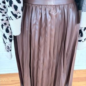 Elegant Brown Pleated Skirt